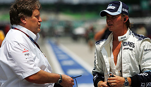McLaren-Teamchef Norbert Haug (l.) will Williams-Pilot Nico Rosberg verpflichten