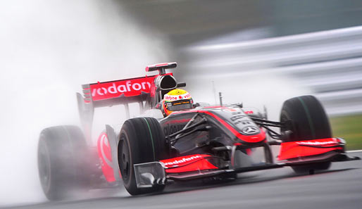 Lewis Hamilton ließ sich vom starken Regen den Spaß an Suzuka nicht verderben