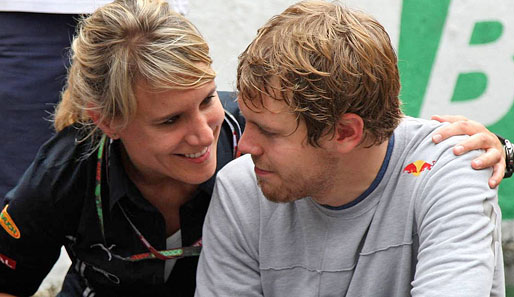 Trost für Sebastian Vettel gab es auch von Red-Bull-Pressesprecherin Britta Röske