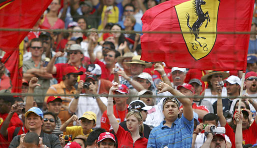 Die Ferrari-Fans waren nach dem USA-GP 2005 außer sich. Sie verstanden den Reifenskandal nicht