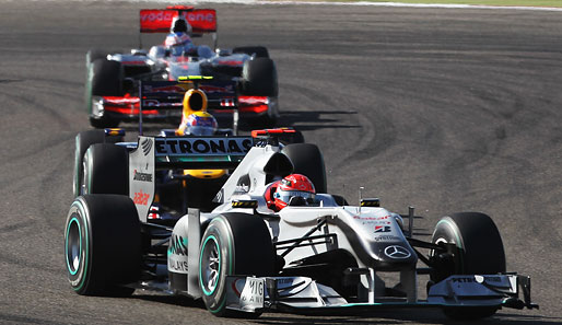 Michael Schumacher hatte keine Probleme, Mark Webber und Jenson Button hinter sich zu halten