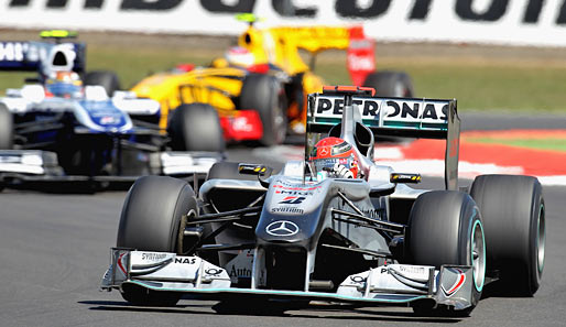 Michael Schumacher bekam gegen Ende des Rennens Druck von Nico Hülkenberg im Williams