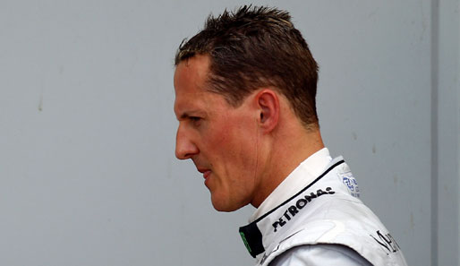 Michael Schumacher muss für sein Manöver gegen Barrichello reichlich Kritik eintstecken