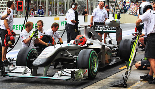 Michael Schumacher verlor in der ersten Runde des Brasilien-GP einige Positionen
