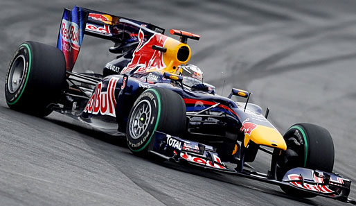 Vettels Red Bull wird auch 2011 mit Renault-Motoren betrieben