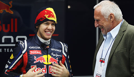 Sebastian Vettel (l.) und Red-Bull-Chef Dietrich Mateschitz beim Test in Valencia