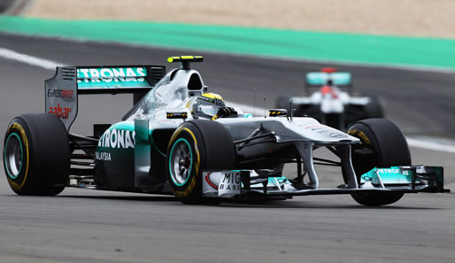 Mercedes-Pilot Nico Rosberg ist zwar schneller als Michael Schumacher - aber trotzdem zu langsam
