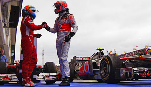 Gerüchten zufolge könnten Jenson Button (r.) und Fernando Alonso bald Ferrari-Kollegen sein