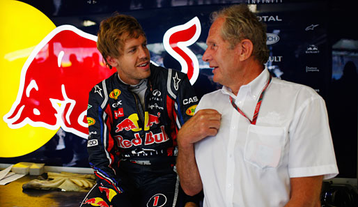 Red-Bull-Motorsportchef Helmut Marko (r.) möchte mit Sebastian Vettel bis 2016 verlängern