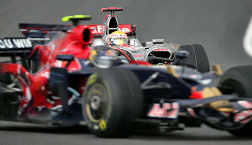 Rückblick auf 2008: Sebastian Vettel (v.) überholte den späteren Weltmeister Lewis Hamilton
