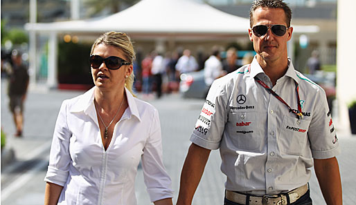 Michael "The Party Animal" Schumacher. Hier Hand in Hand mit Frau Corinna