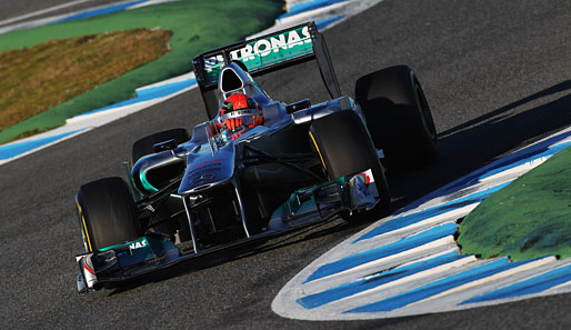 Michael Schumacher fuhr am zweiten Testtag der Saison im Vorjahres-Mecedes Bestzeit