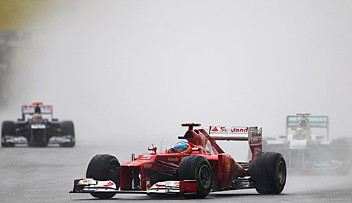 Fernando Alonso gewann den Malaysia-GP im Regen von Sepang für Ferrari