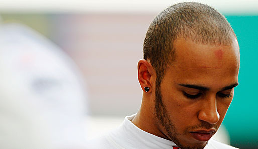 Noch vor der ersten Runde in China - Lewis Hamilton muss einen großen Rückschlag hinnehmen