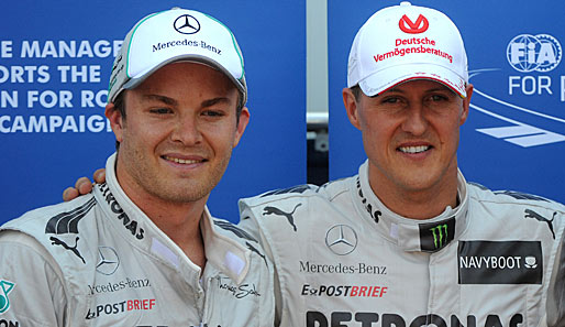 Nico Rosberg (l.) hat kein Mitleid mit seinem Noch-Teamkollegen Michael Schumacher