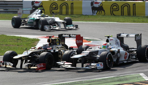 Sergio Perez (r.) lieferte sich in Monza ein sehenswertes Duell mit Kimi Räikkönen