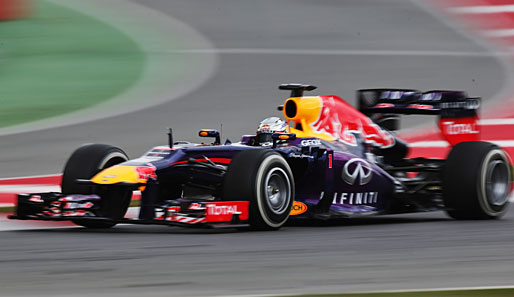 Sebastian Vettel hinkt in seinem neuen Red-Bull-Boliden hinterher