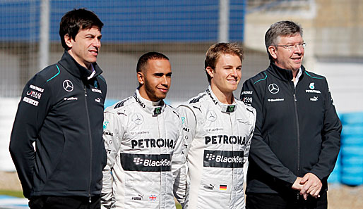 Motorsportchef Toto Wolff (l.) bei der offiziellen Team-Präsentation von Mercedes