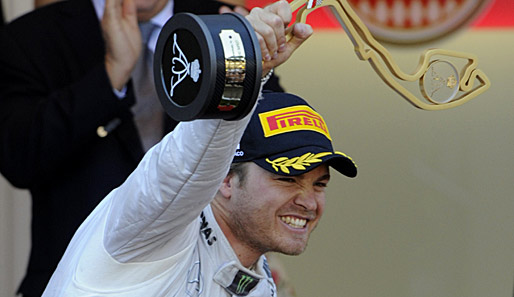 Nico Rosberg bejubelt nach drei Anläufen den ersten Sieg - noch dazu bei seinem Heimrennen