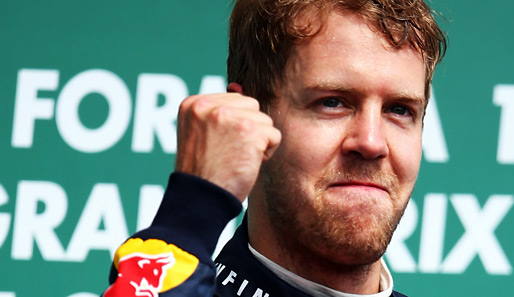 Formel-1-Weltmeister Sebastian Vettel hat seinen Vertrag bei Red Bull bis 2015 verlängert
