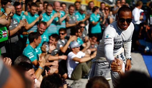 Lewis Hamilton strahlte auch lange nach der Zieldurchfahrt über seinen ersten F1-Sieg für Mercedes