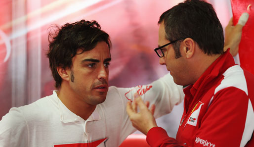 Stefano Domenicali (r.) und Fernando Alonso (l.) möchten Ferrari wieder gemeinsam auf Kurs bringen