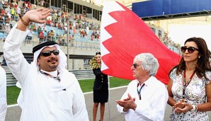 In Bahrain freut man sich über den Besuch der Formel 1 und Bernie Ecclestone (2.v.l.)