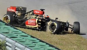 Kimi Räikkönen krachte mit seinem Lotus beim Auftakttraining in die Mauer
