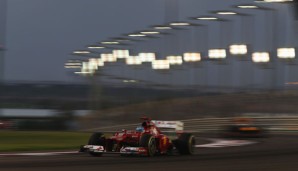 Durchbricht Fernando Alonso in der Dämmerung von Abu Dhabi Sebastian Vettels Dominanz?