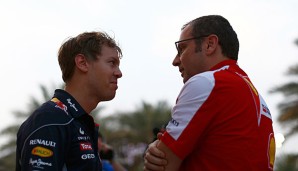 Stefano Domenicali (r.) gratuliert Sebastian Vettel schon jetzt zum vierten WM-Titel in Folge