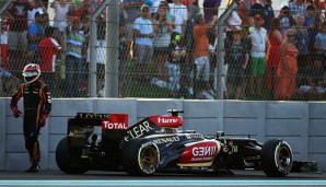 Kimi Räikkönen stellte seinen Lotus auf der Yas-Insel schon in der zweiten Kurve ab