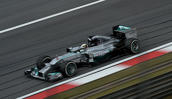 Lewis Hamilton legte im 2. Freien Training in Shanghai die schnellste Runde hin