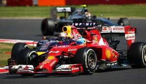 Sebastian Vettel setzte sich in Silverstone gegen Fernando Alonso durch und sicherte sich Platz fünf