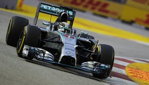 Lewis Hamilton schob sich in letzter Sekunde noch vor Rosberg an die Spitze