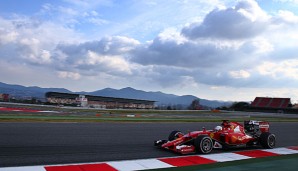 Sebastian Vettel spulte am zweiten Testtag in Barcelona 105 Runden ab