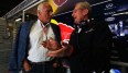 Glückliche Zeiten: Dietrich Mateschitz beim Spanien-GP 2011 mit Helmut Marko