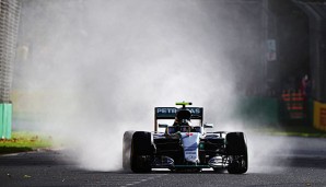 Nico Rosberg war im Regen auf Intermediates unterwegs, Mercedes durfte den Funk aber nicht nutzen