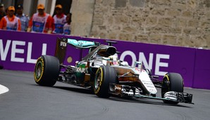 Lewis Hamilton auf der Strecke in Baku