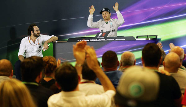 Nico Rosberg wurde nach dem Abu-Dhabi-GP auch von den Medienvertretern mit Applaus bedacht