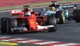 Sebastian Vettel und Lewis Hamilton stritten sich vor dem F1-Auftakt 2017 fast um die Favoritenrolle