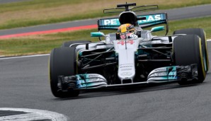 Lewis Hamilton platziert sich im dritten freien Training vor Sebastian Vettel