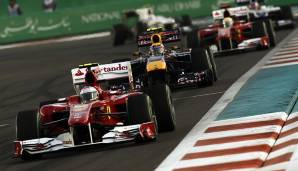 2010: Im Finalrennen haben noch vier Fahrer die Chance auf den Titel - Alonso, Webber, Hamilton und Vettel. Während es für die drei Erstgenannten überhaupt nicht nach Plan läuft, fährt Vettel zum Sieg