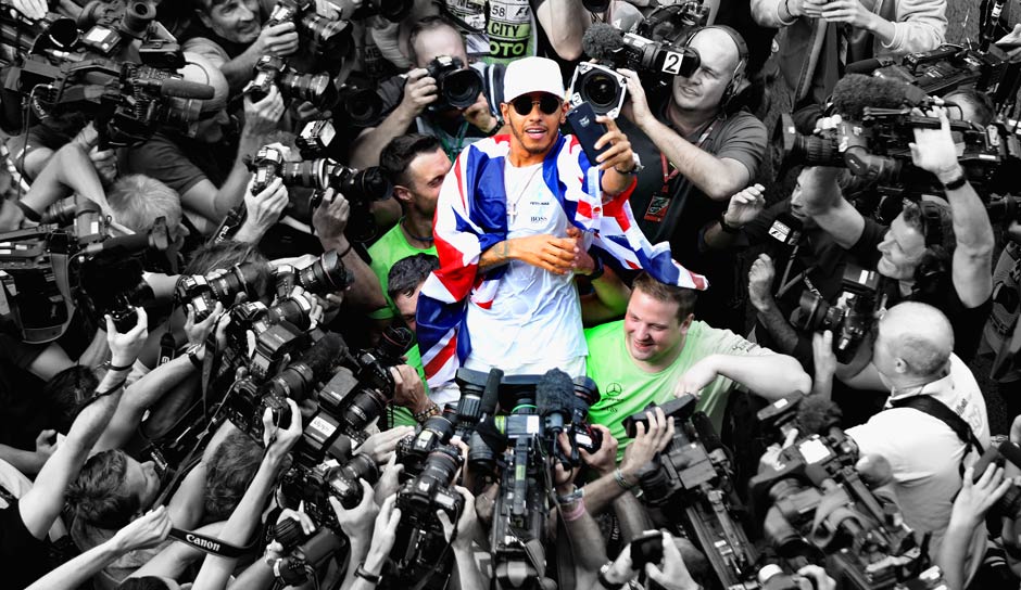 Lewis Hamilton hat sich zum vierten Mal in seiner Formel-1-Karriere zum Weltmeister gekrönt. Die internationalen Medien sind für den Mercedes-Piloten voll des Lobes.