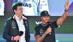 Toto Wolff (l.) hat klargestellt, dass sich Mercedes zur Formel 1 bekennt.