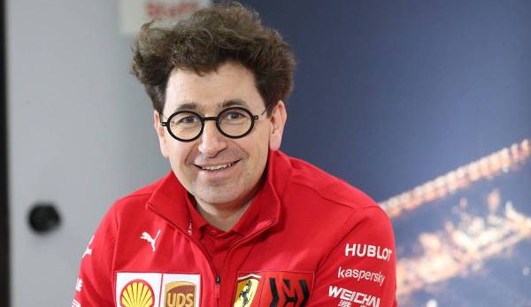 Mattia Binotto soll offenbar bei Ferrari fest im Sattel sein.