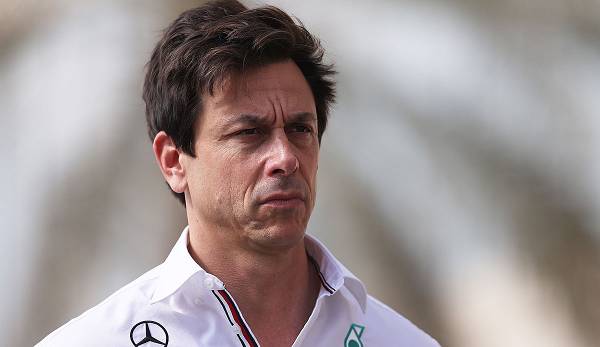 Mercedes macht im Streit um die das WM-Finale in Abu Dhabi ernst. Bereits am Sonntagabend kündigte der Hamilton-Rennstall rechtliche Schritte an und holt sich dafür hochkompetente Unterstützung an die Seite.