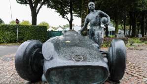 Die Duelle in den 50ern zwischen Guiseppe Farina, Juan-Manuel Fangio und Fagioli waren stets von Respekt geprägt. Sir Stirling Moss setzte sich 1958 beispielsweise gar für seinen WM-Kontrahenten Mike Hawthorn ein und gab damit die Weltmeisterschaft auf.