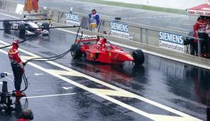 Damals lief der in Führung liegenden Michael Schumacher im strömenden Regen von Spa auf den überrundeten Coulthard auf. Doch anstatt Platz zu machen verlangsamte der Schotte unverhältnismäßig und ließ den Deutschen mit Vollspeed auffahren.