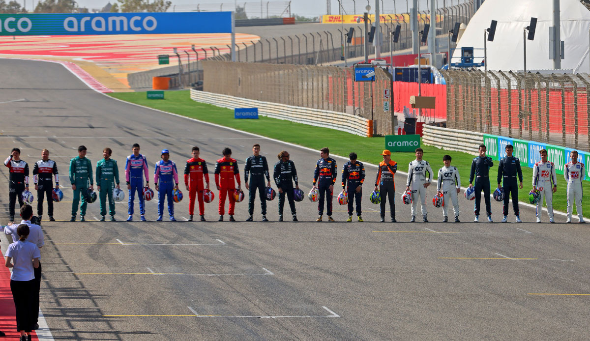 In knapp einer Woche startet die Formel-1-Saison 2022 in Bahrain. Doch bevor es auf dem Asphalt zur Sache geht, wirft SPOX einen Blick auf das diesjährige Fahrerfeld. Diese Piloten und Teams gehen an den Start.