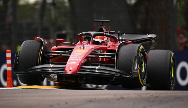 Der Ferrari-Pilot Charles Leclerc führt aktuell souverän die Fahrerwertung in der Formel 1 an.